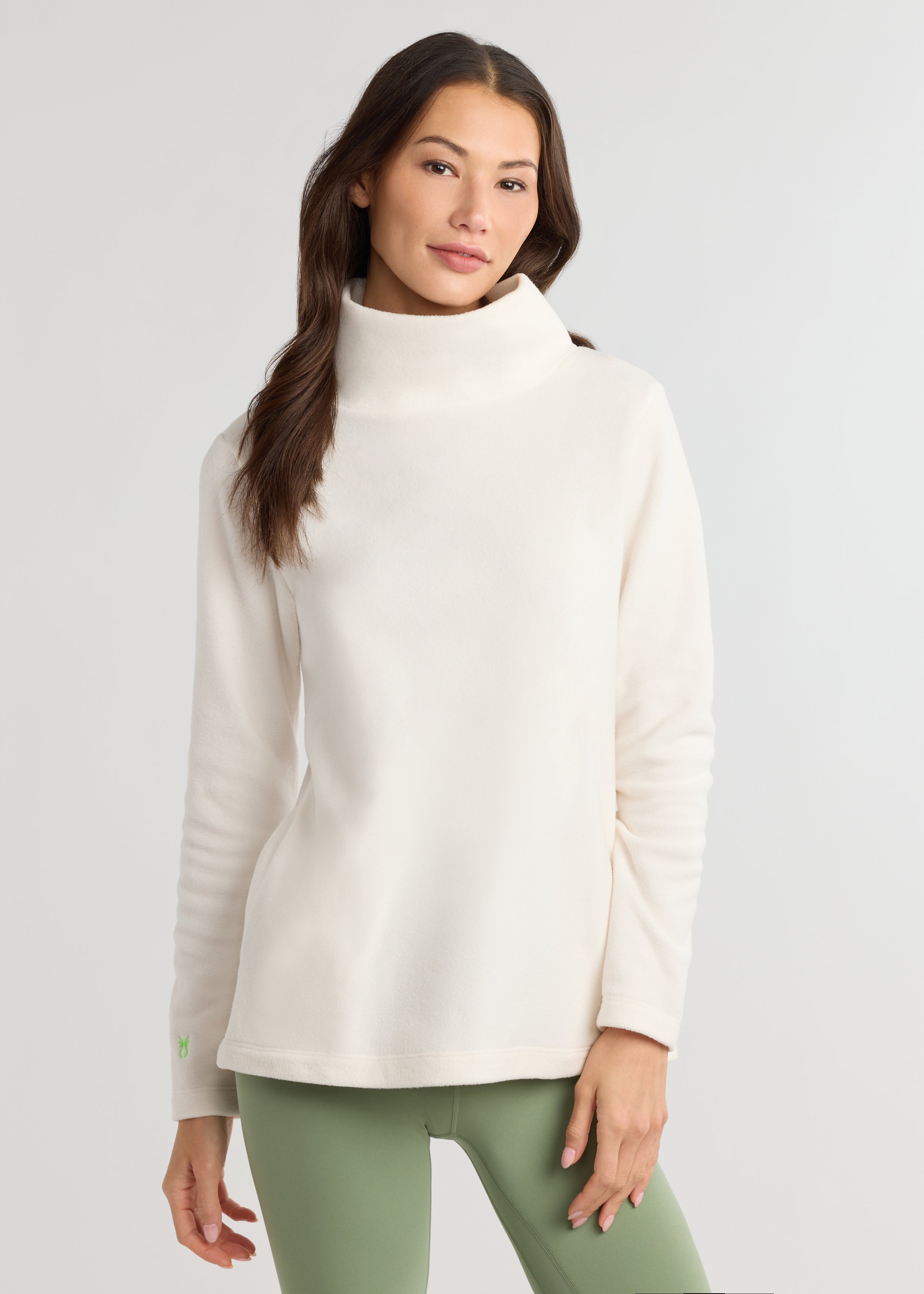 Cobble Hill Turtleneck in Vello Fleece (Cream) – Dudley Stephens