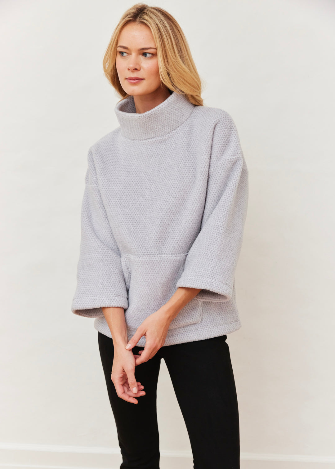 Avenue Poncho in Sherpa Fleece (Heather Grey)