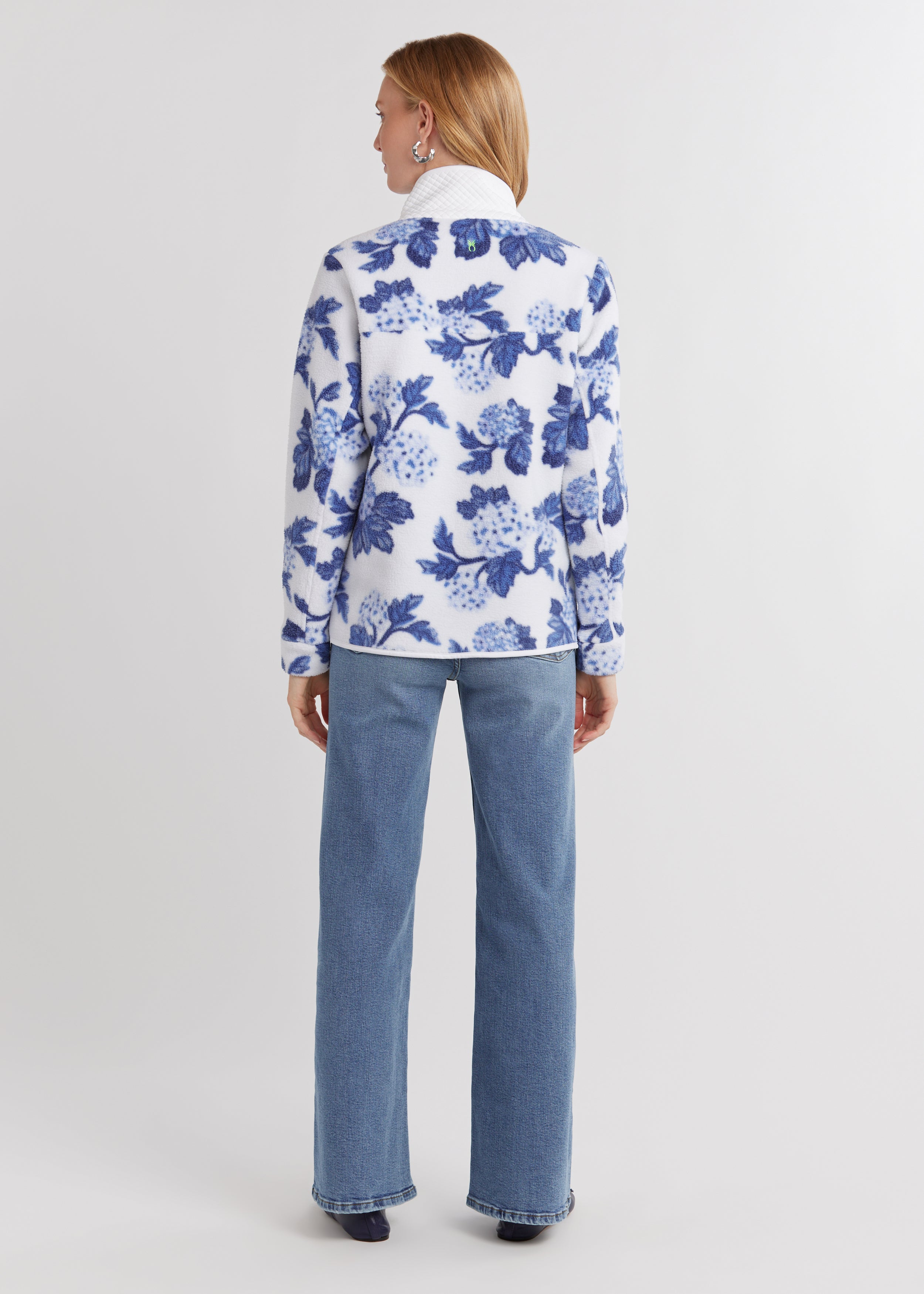 ＊ストロベリー　フェイクスワッグ Cherry Lawn Pullover in Sherpa Fleece (Hydrangea) – Dudley Stephens