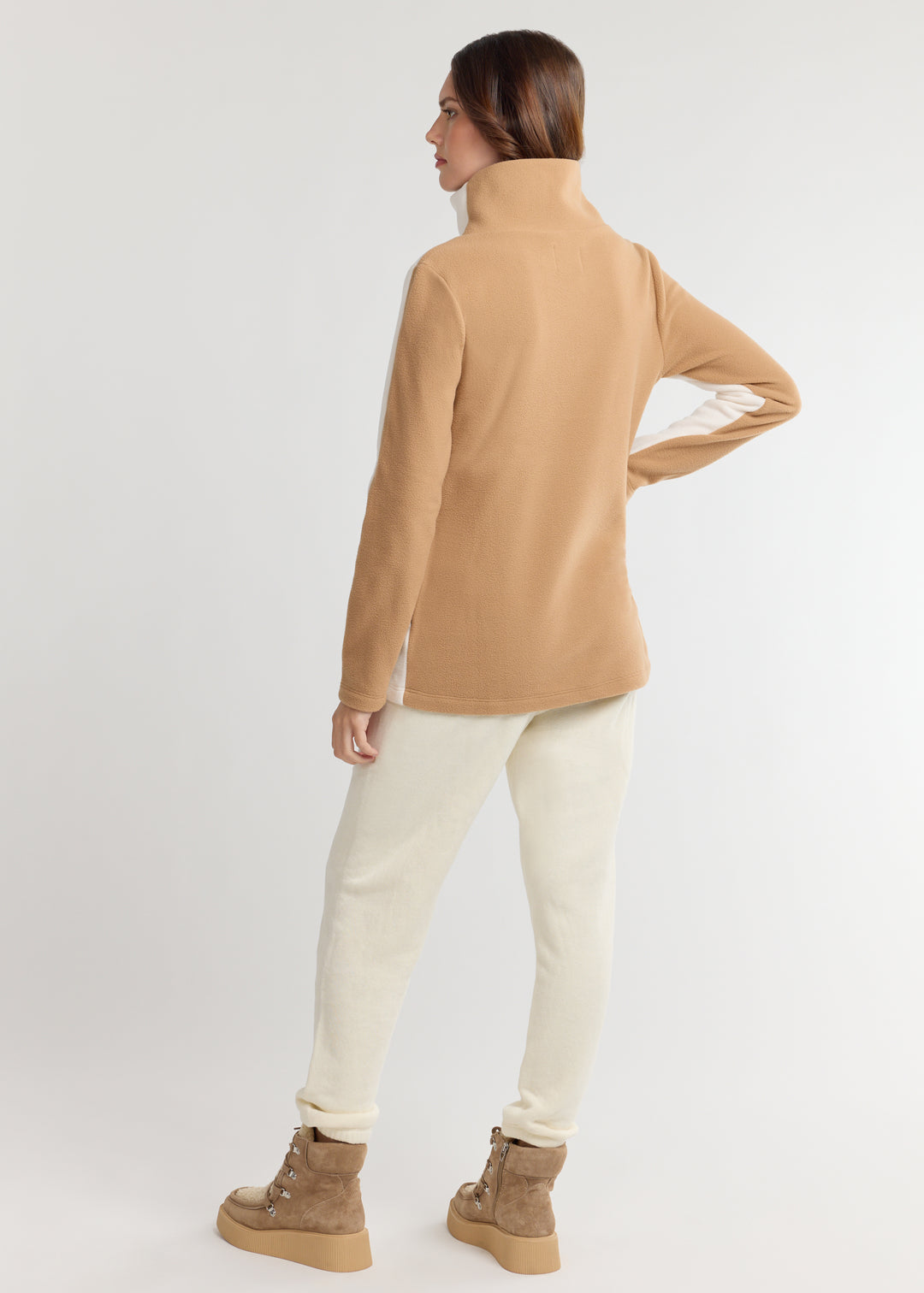 Cobble Hill Front Back Colorblock in Vello Fleece (Cream/Camel)