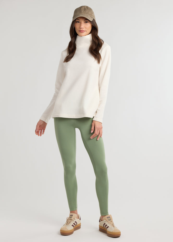 Cobble Hill Turtleneck in Vello Fleece (Cream)