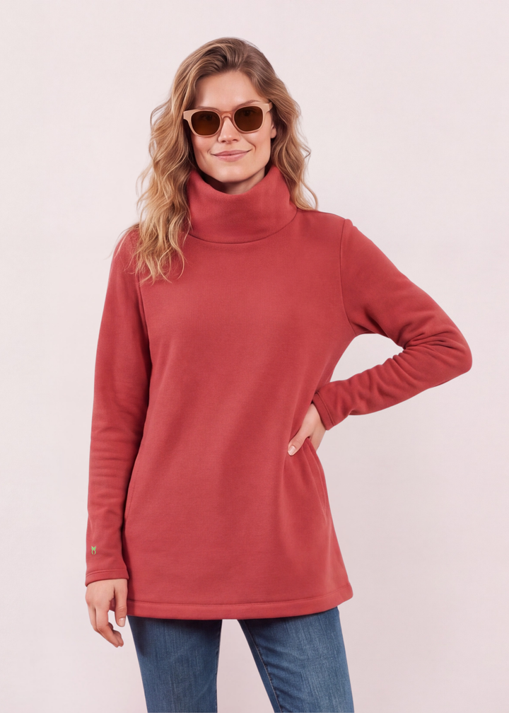 Cobble Hill Turtleneck in Vello Fleece (Cinnamon)