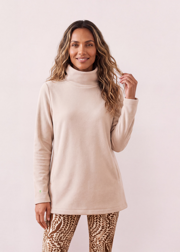 Cobble Hill Turtleneck in Vello Fleece (Oatmeal)
