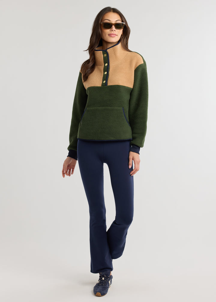 Finlay Pullover in Sherpa Fleece (Spruce/Camel)