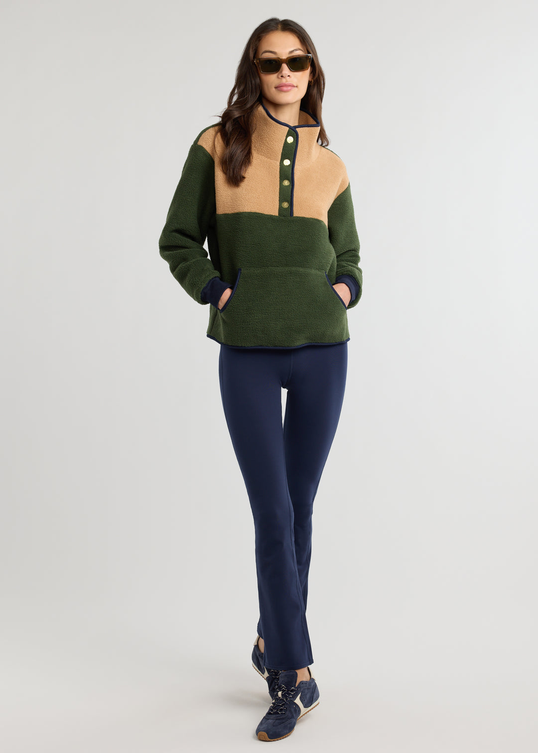 Finlay Pullover in Sherpa Fleece (Spruce/Camel)