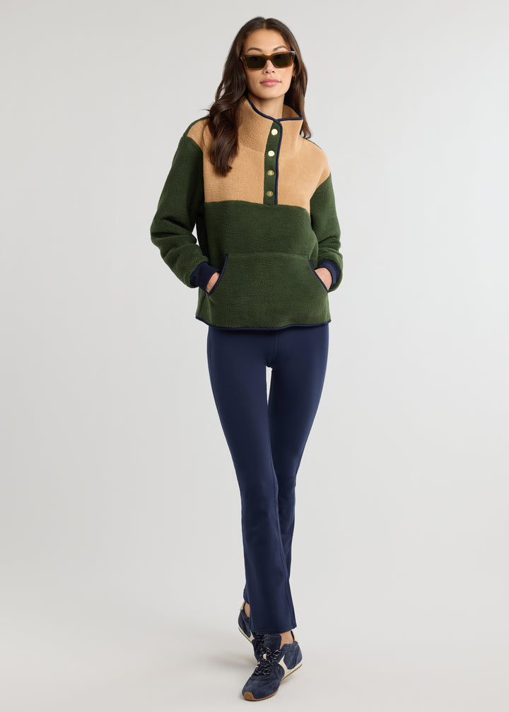 Finlay Pullover in Sherpa Fleece (Spruce/Camel)