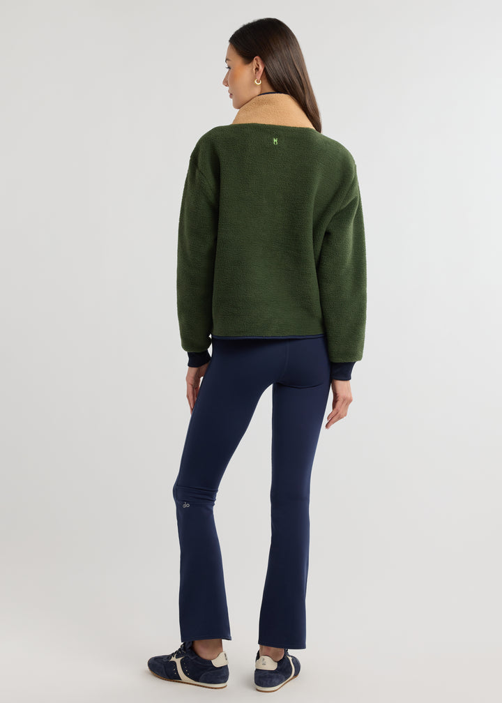 Finlay Pullover in Sherpa Fleece (Spruce/Camel)