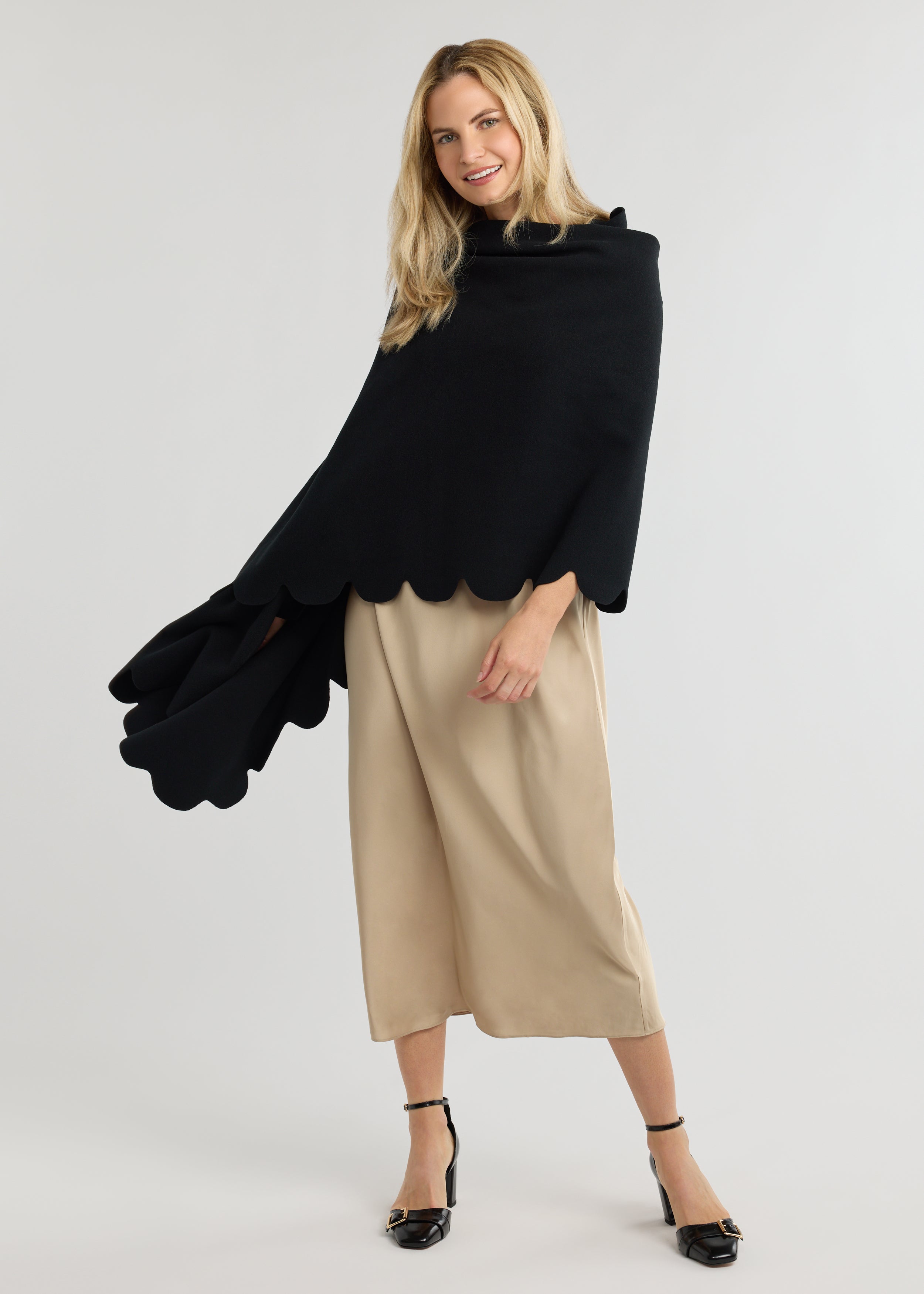 Five Mile River Scarf in Vello Fleece (Black) – Dudley Stephens