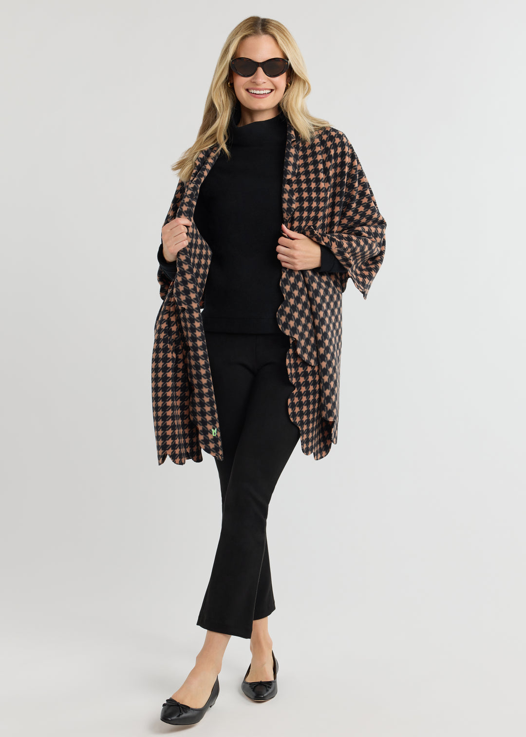 Five Mile River Scarf in Vello Fleece (Camel/Black Houndstooth)