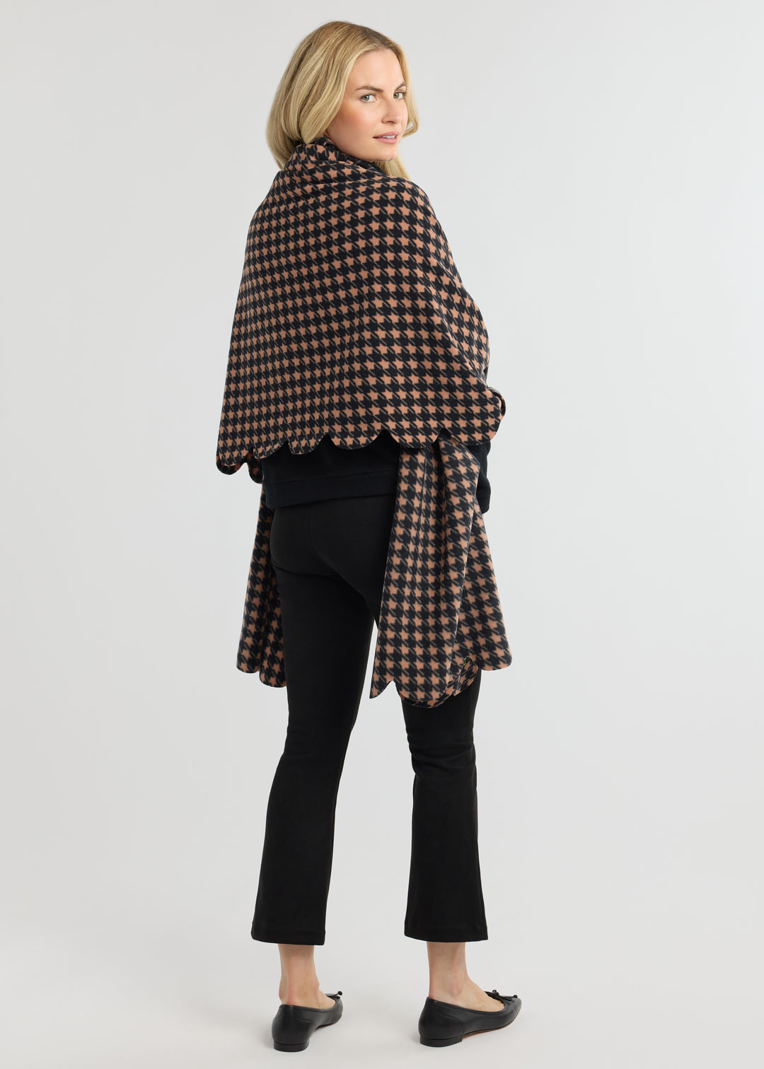 Five Mile River Scarf in Vello Fleece (Camel/Black Houndstooth)