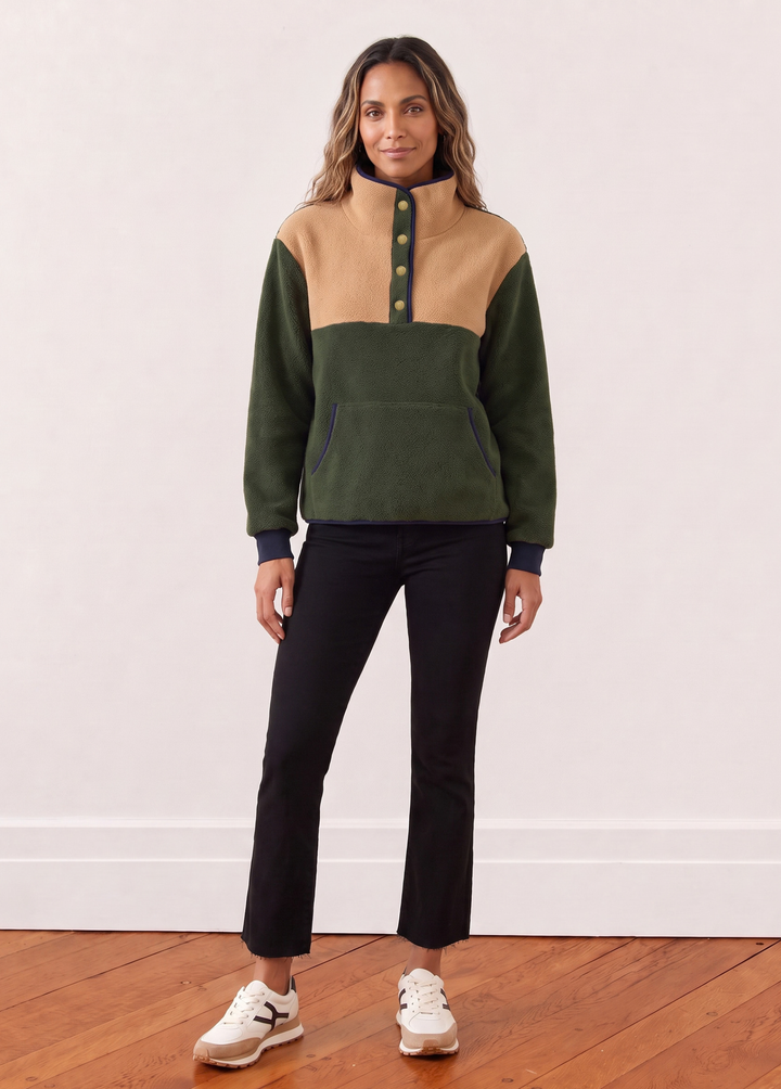 Finlay Pullover in Sherpa Fleece (Spruce/Camel)