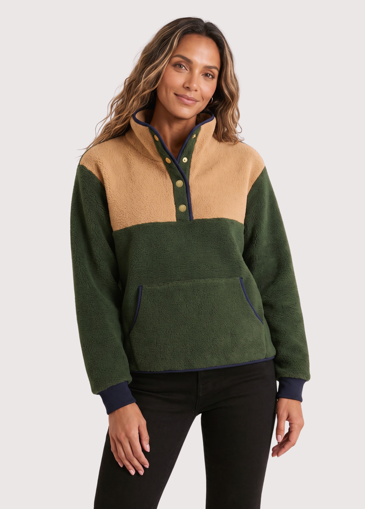 Finlay Pullover in Sherpa Fleece (Spruce/Camel)