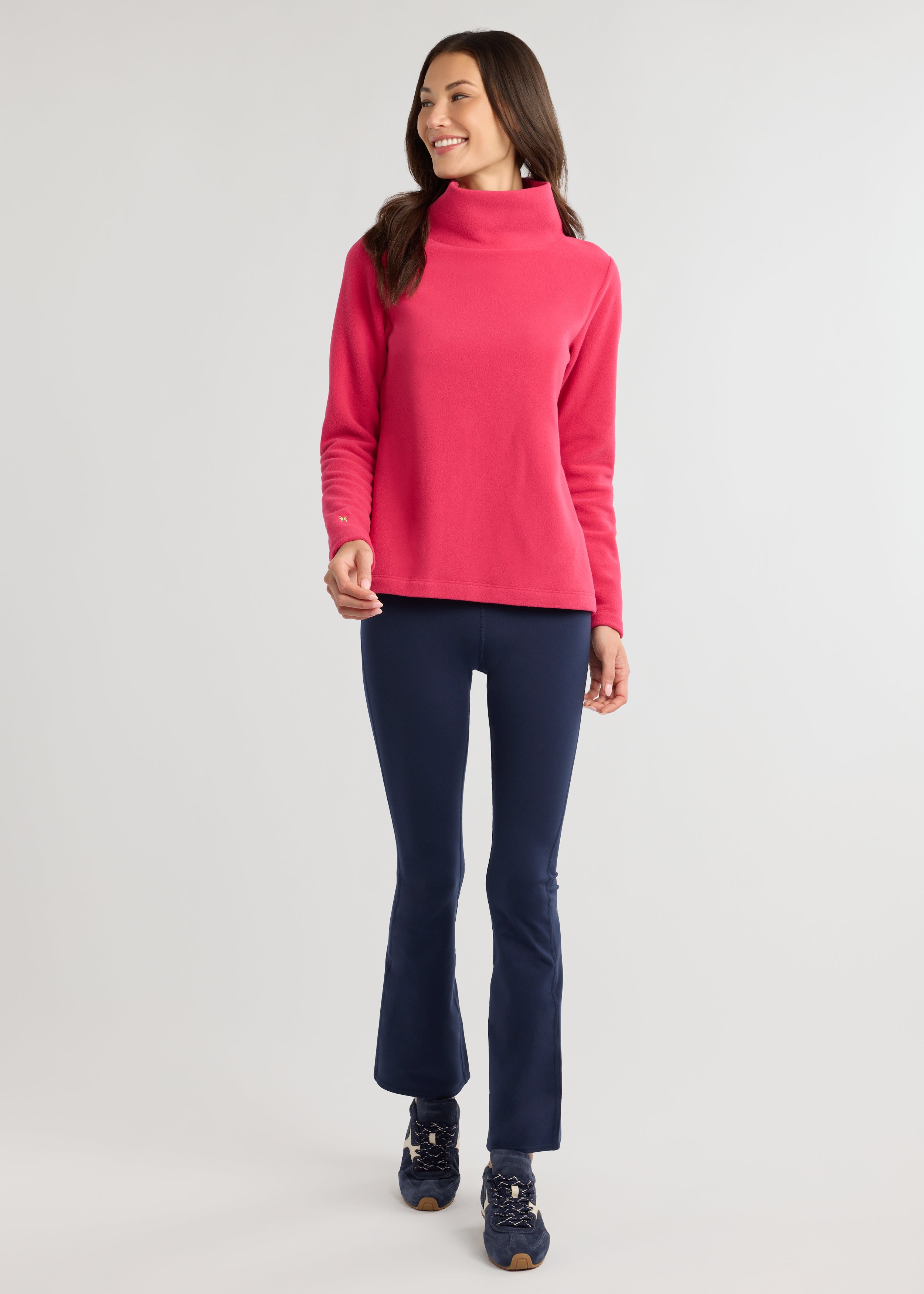Greenpoint Turtleneck in Vello Fleece (Berry) – Dudley Stephens