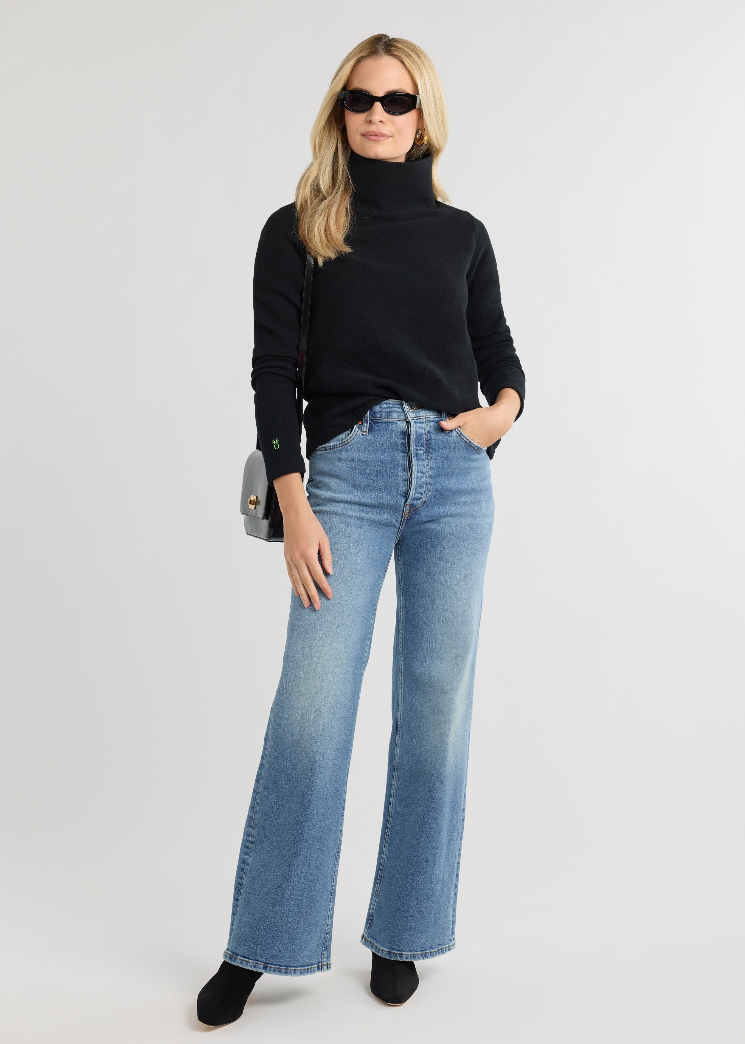 Greenpoint Turtleneck in Vello Fleece (Black) – Dudley Stephens