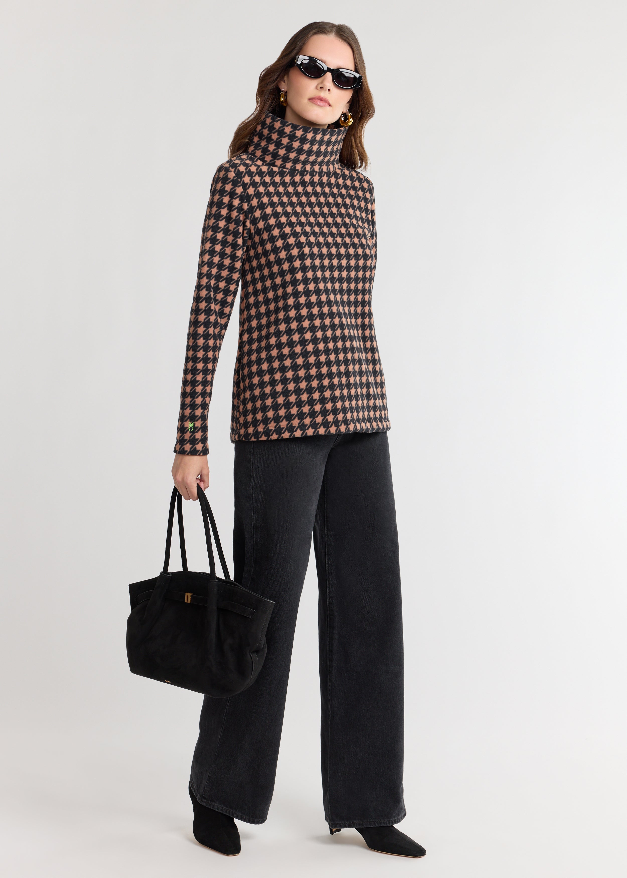 Greenpoint Turtleneck in Vello Fleece (Camel/Black Houndstooth