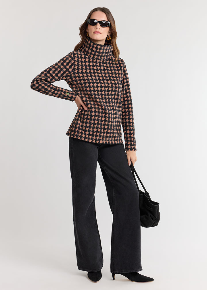 Greenpoint Turtleneck in Vello Fleece (Camel/Black Houndstooth)