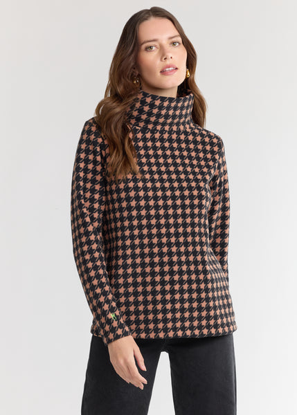Greenpoint Turtleneck in Vello Fleece (Camel/Black Houndstooth