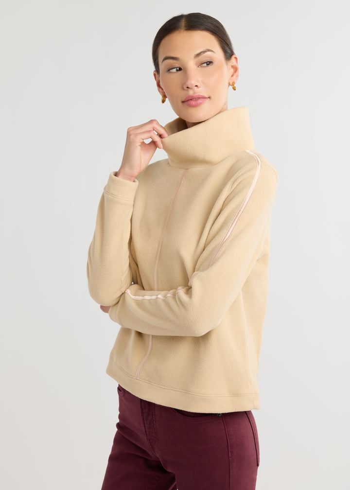 Heyward Turtleneck in Vello Fleece (Hazelnut)