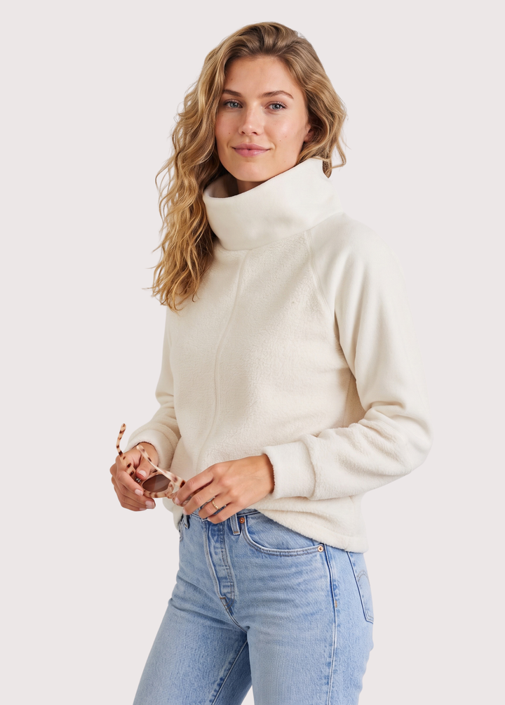 Heather Pullover in Sherpa/Vello Fleece (Cream)