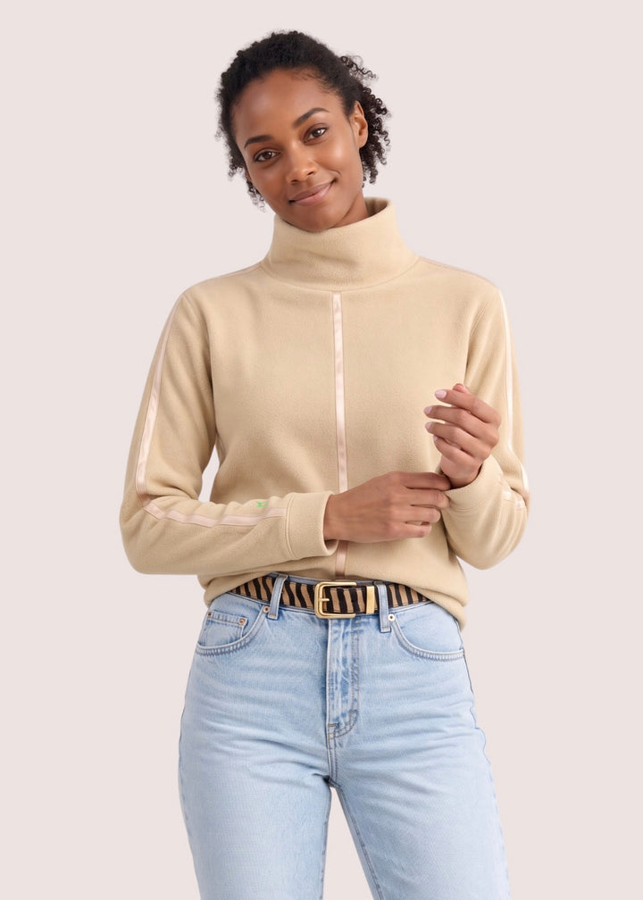 Heyward Turtleneck in Vello Fleece (Hazelnut)