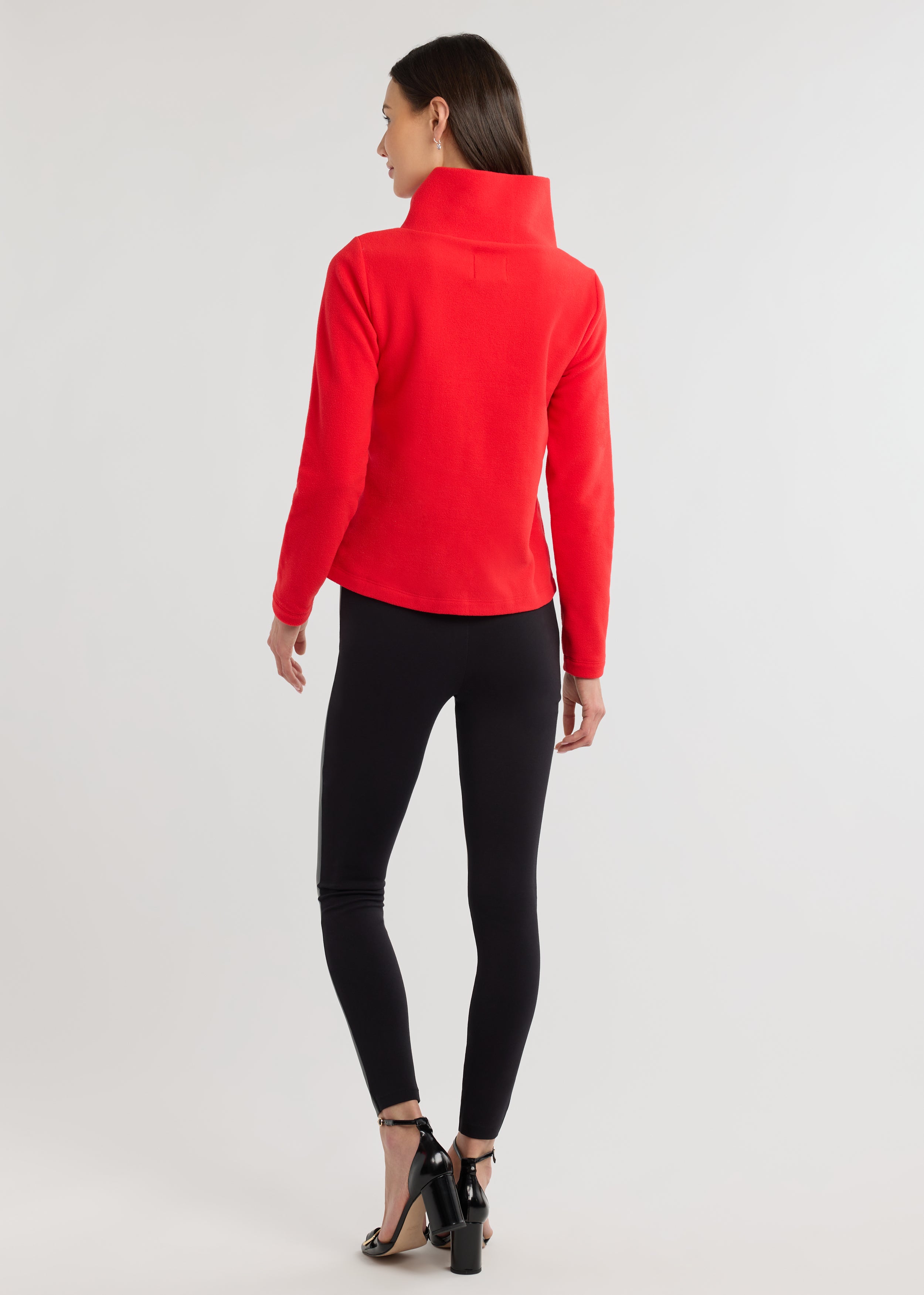 Juliet Turtleneck in Vello Fleece (Cherry Red) – Dudley Stephens