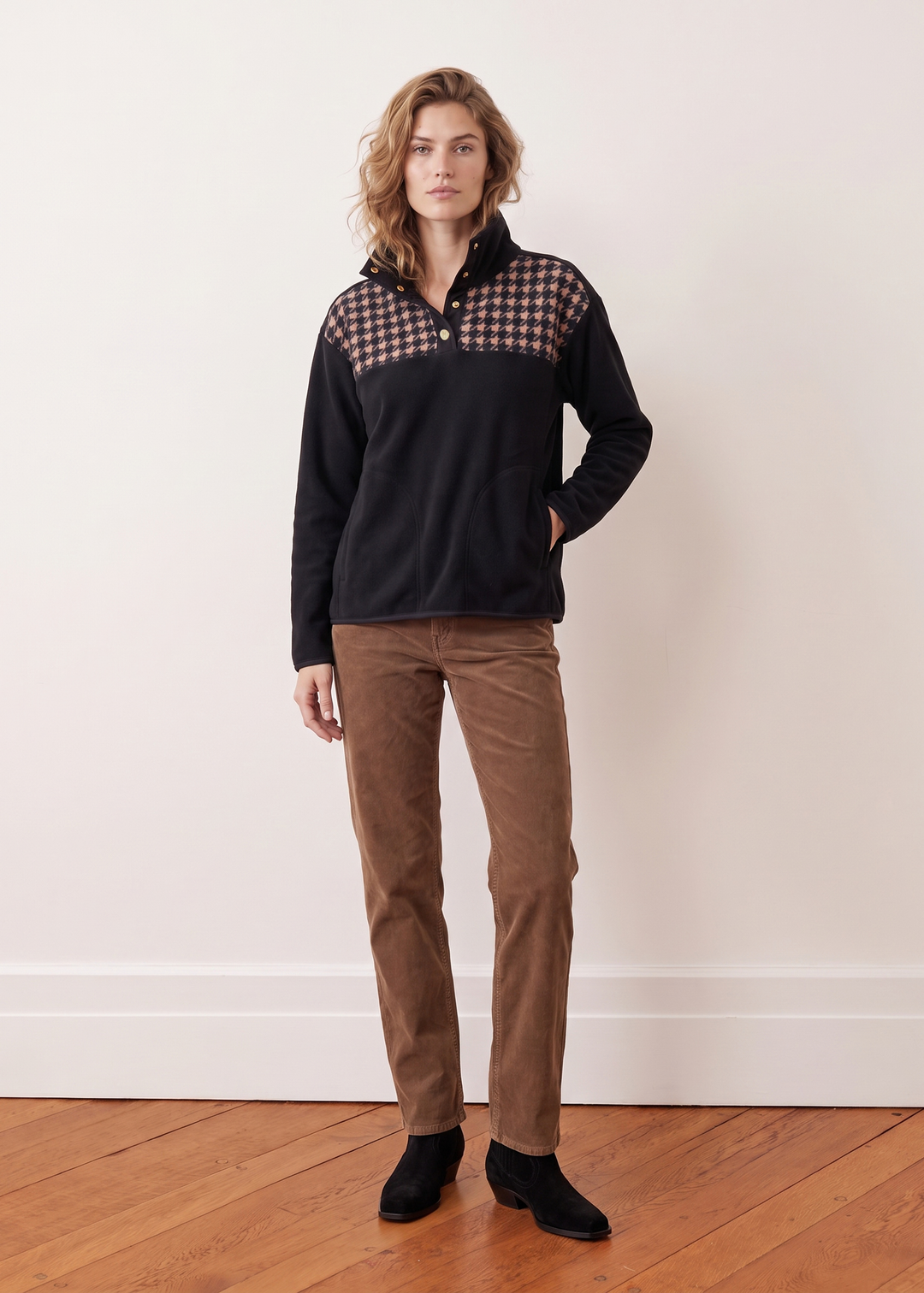 Leighton Pullover in Vello Fleece (Black)
