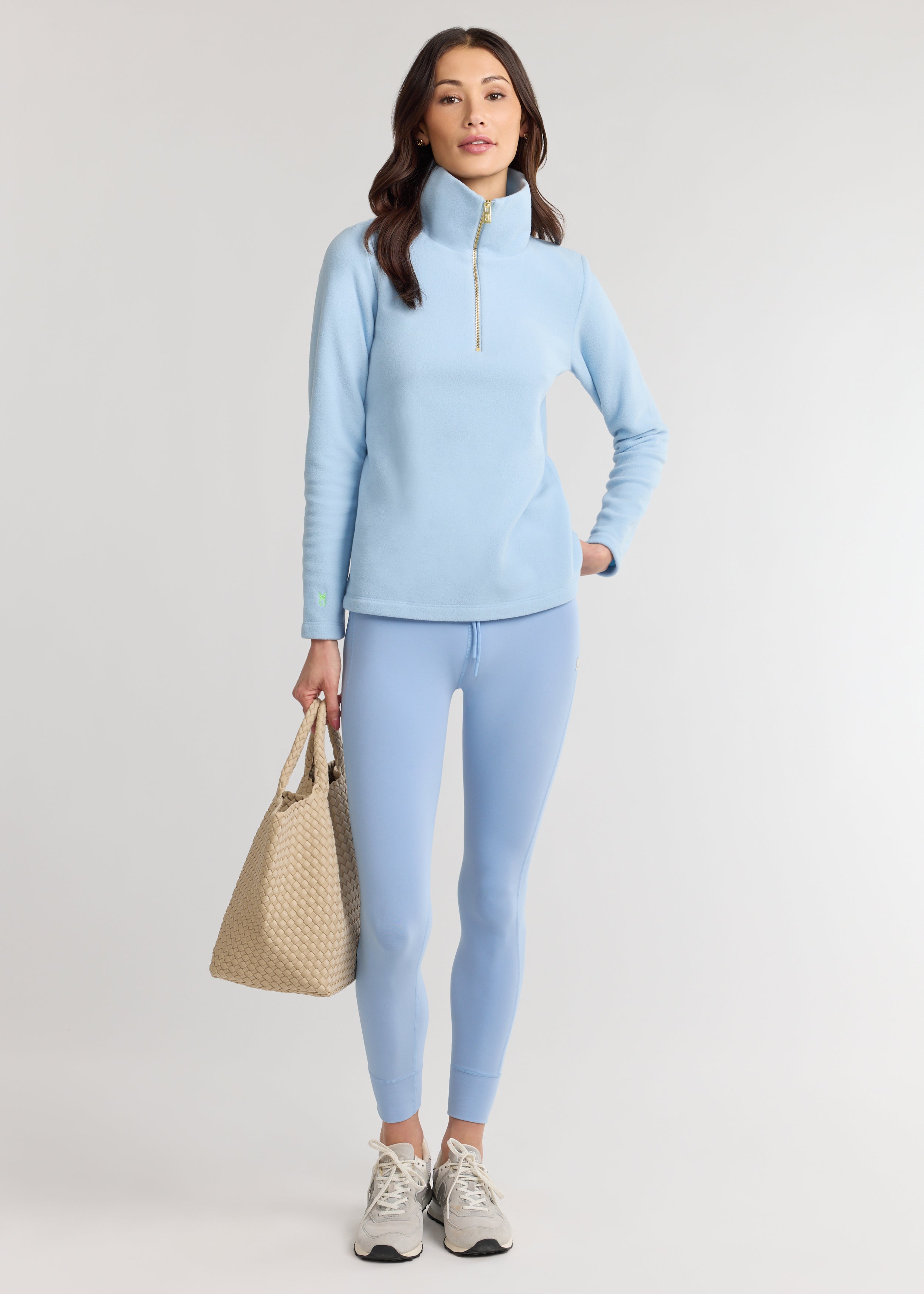 Manchester Pullover in Vello Fleece (Ice Blue) – Dudley Stephens