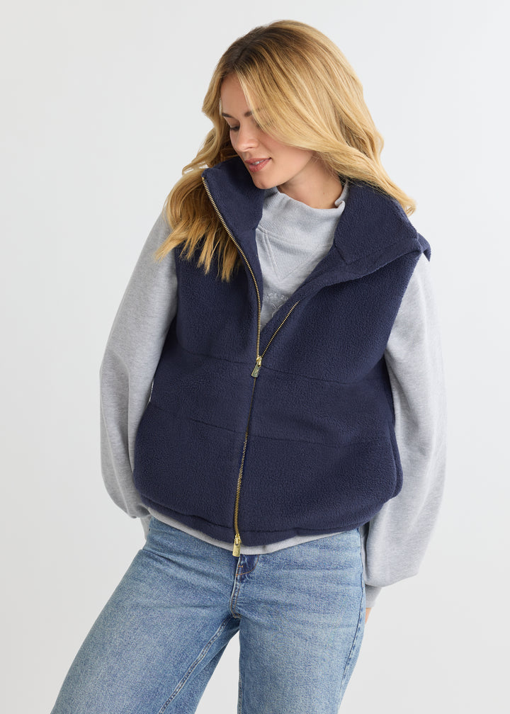 Puffer Vest in Sherpa Fleece (Navy)