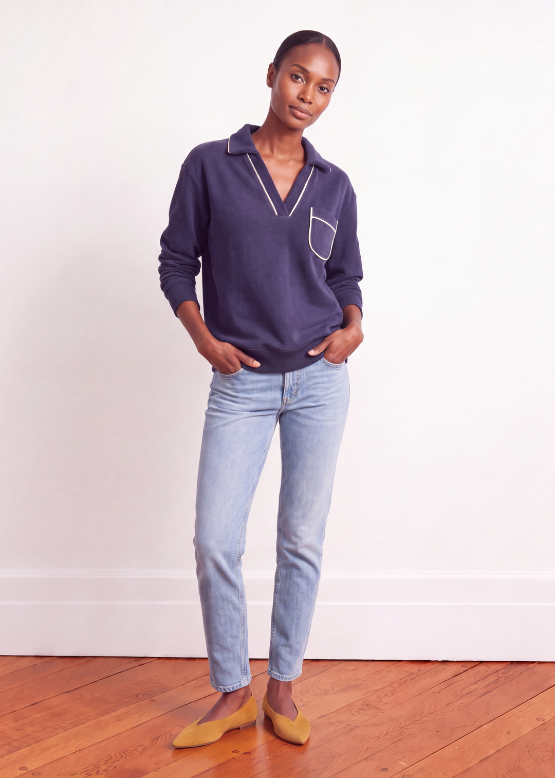 Vanderbilt V-Neck in Vello Fleece (Navy)