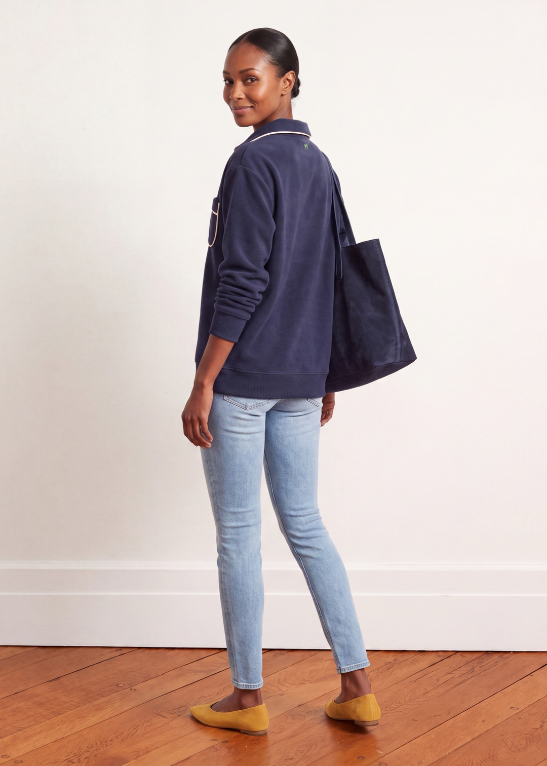 Vanderbilt V-Neck in Vello Fleece (Navy)
